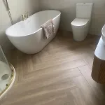 Spacious 5 Bedroom House In 度假居