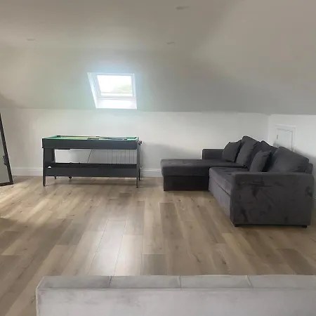 Spacious 5 Bedroom House In *