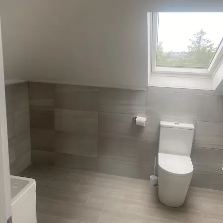 Spacious 5 Bedroom House In Feriehus Buncrana
