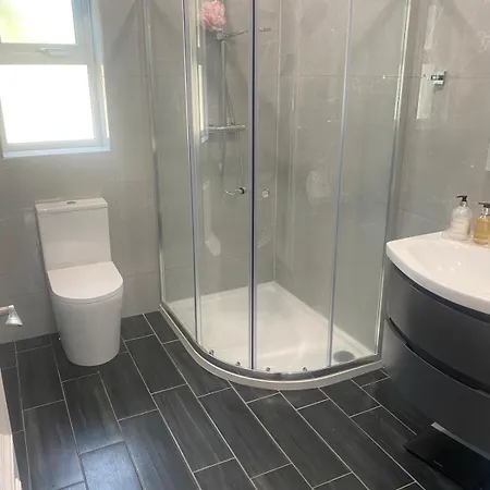 Spacious 5 Bedroom House In Feriehus *