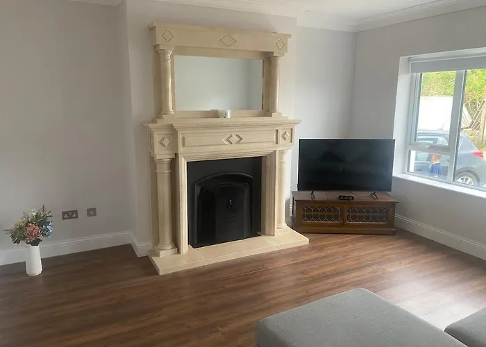 Spacious 5 Bedroom House In Сasa de vacaciones *