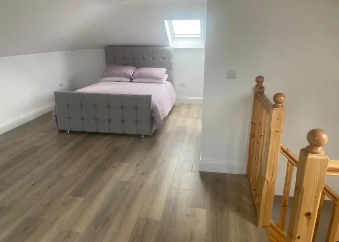 別荘 Spacious 5 Bedroom House In *