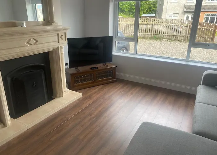 Spacious 5 Bedroom House In *