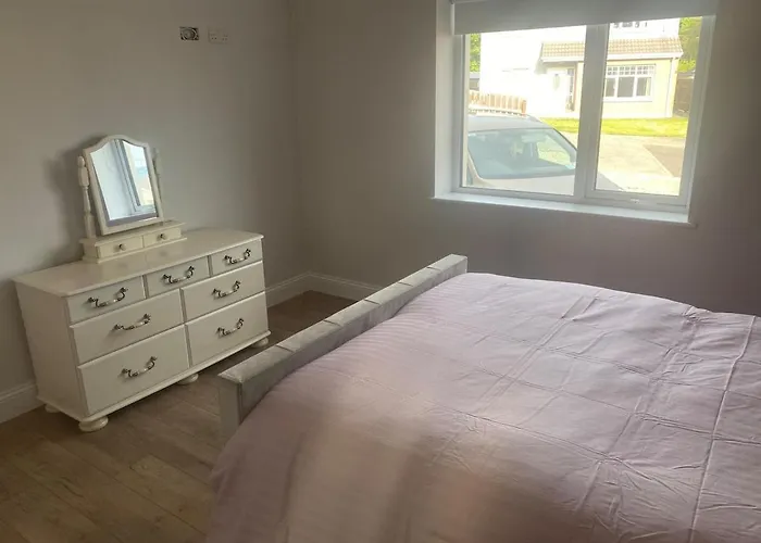 Spacious 5 Bedroom House In * Buncrana