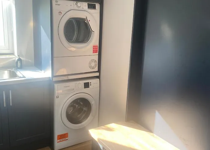 Spacious 5 Bedroom House In 別荘